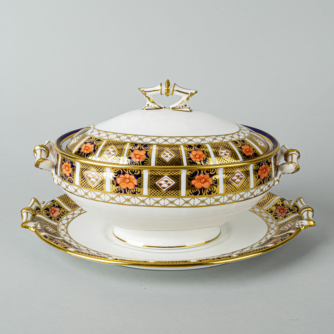 ROYAL CROWN DERBY Old Imari Border 8450 Lidded Sauce Tureen And Stand