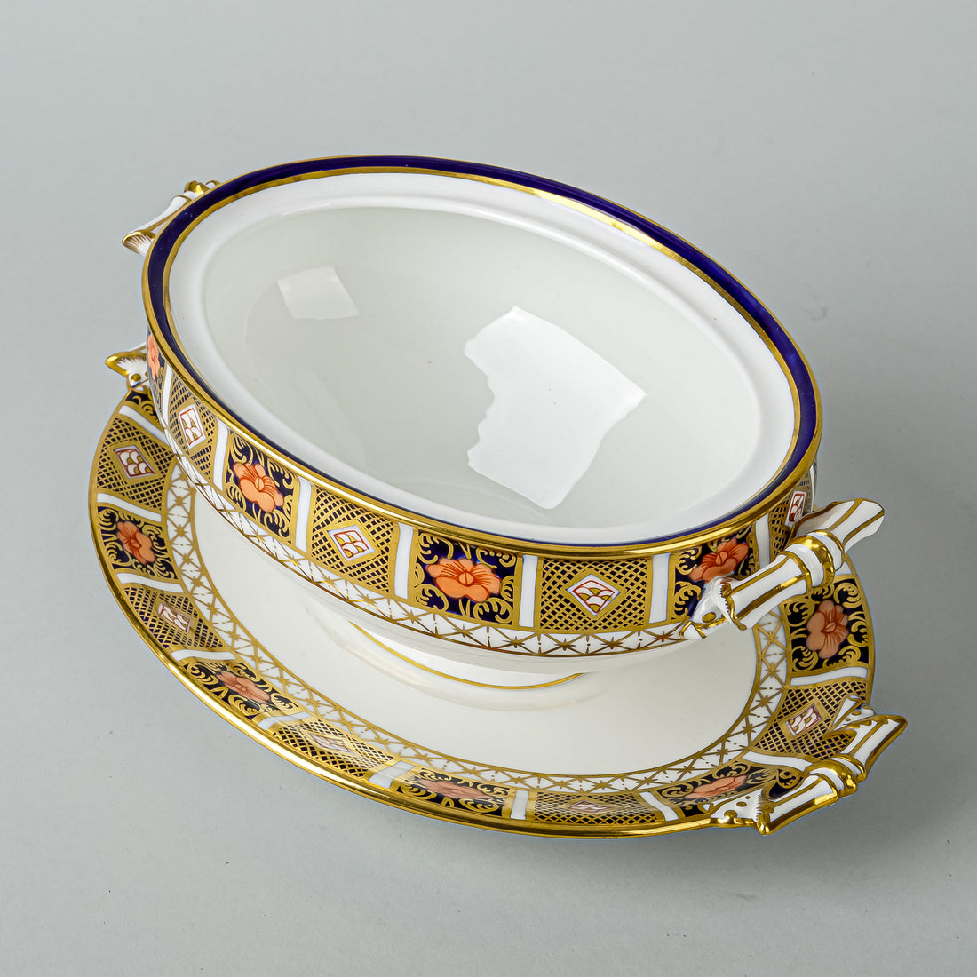 ROYAL CROWN DERBY Old Imari Border 8450 Lidded Sauce Tureen And Stand