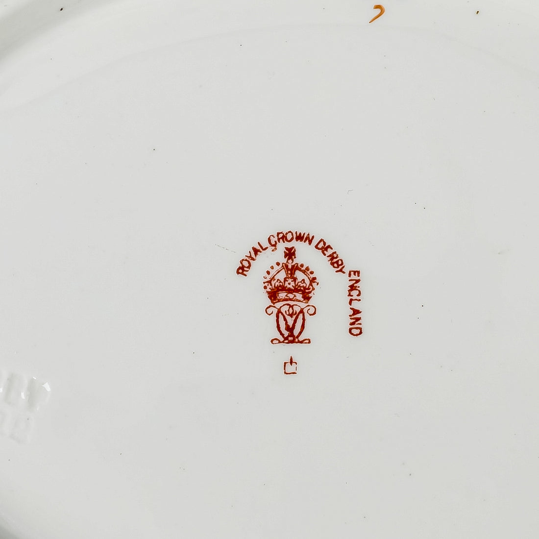 ROYAL CROWN DERBY Old Imari Border 8450 Gravy Boat And Stand