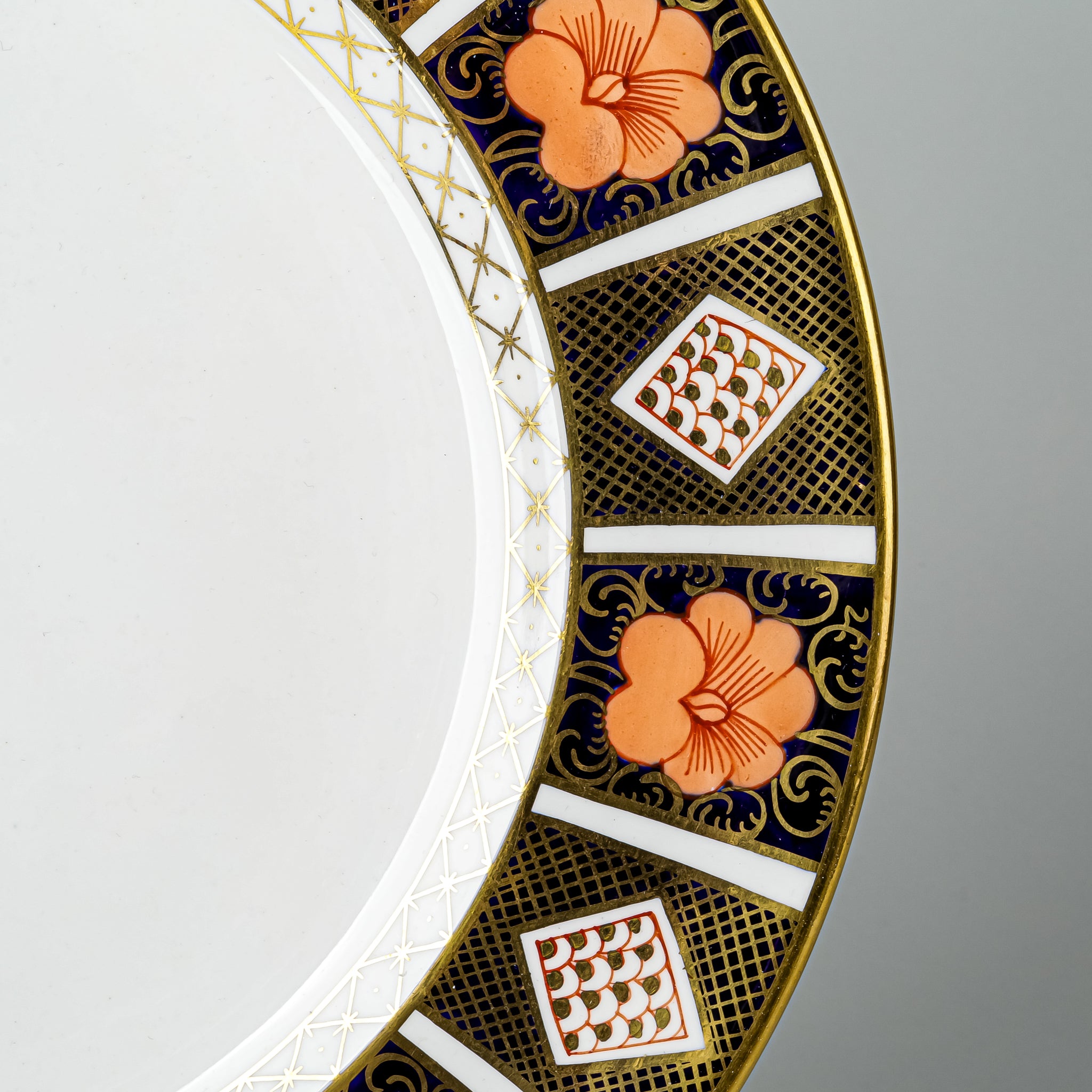 ROYAL CROWN DERBY Old Imari Border 8450 Dinner Plates Set of 4