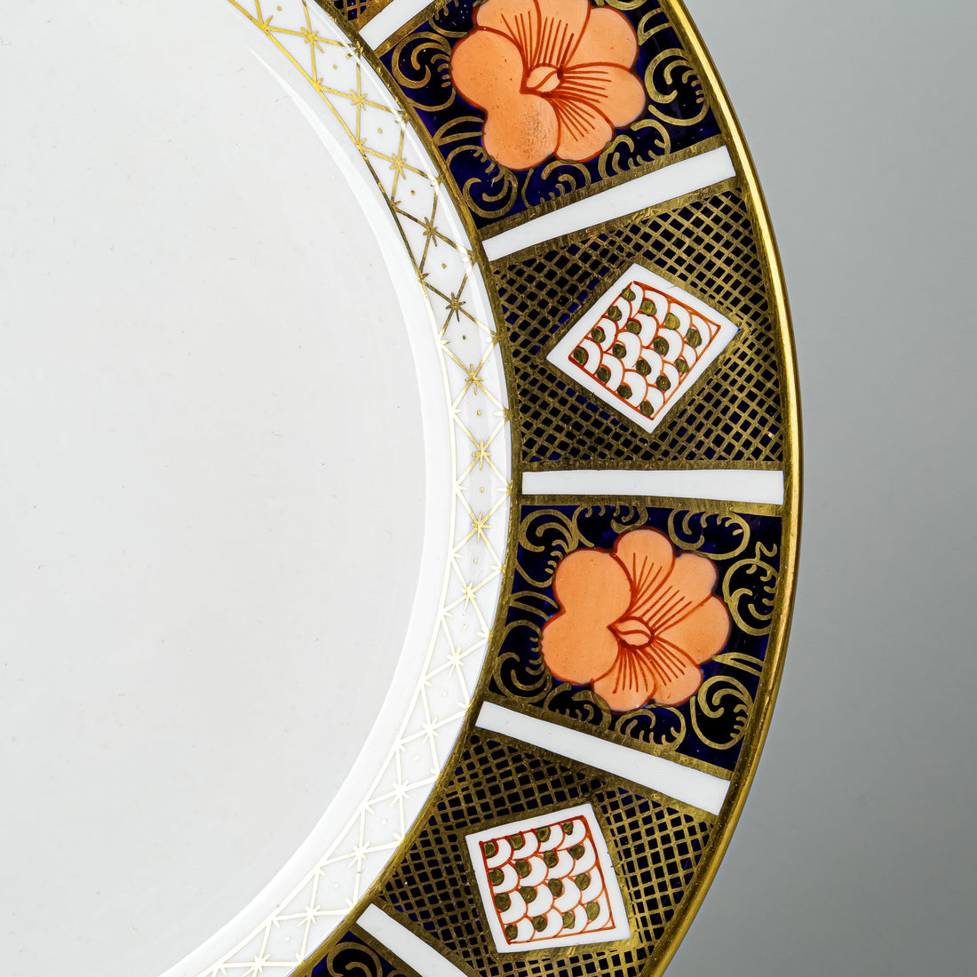 ROYAL CROWN DERBY Old Imari Border 8450 Dinner Plates Set of 4