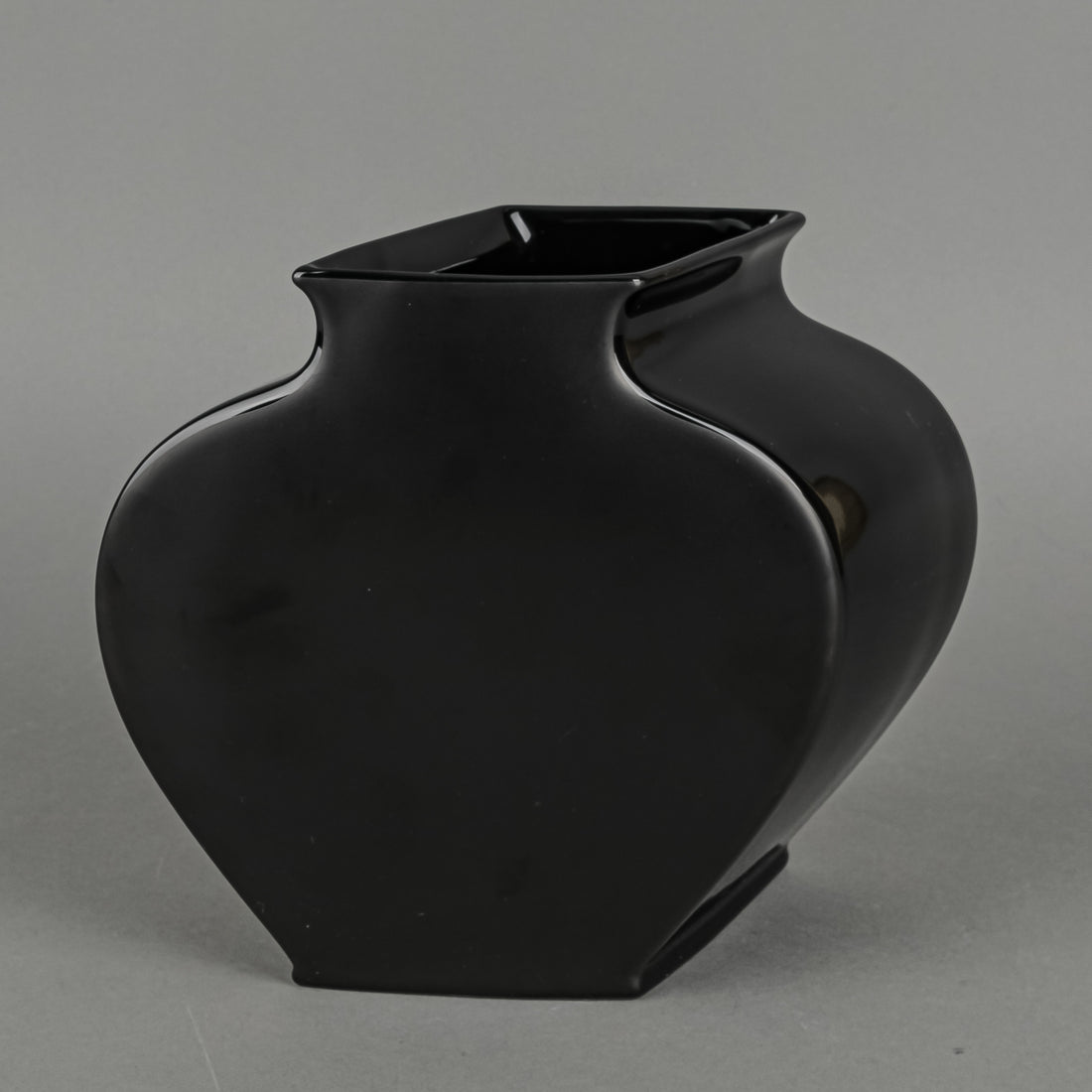 ROSENTHAL Tadao Amano SAKURA Black Vase
