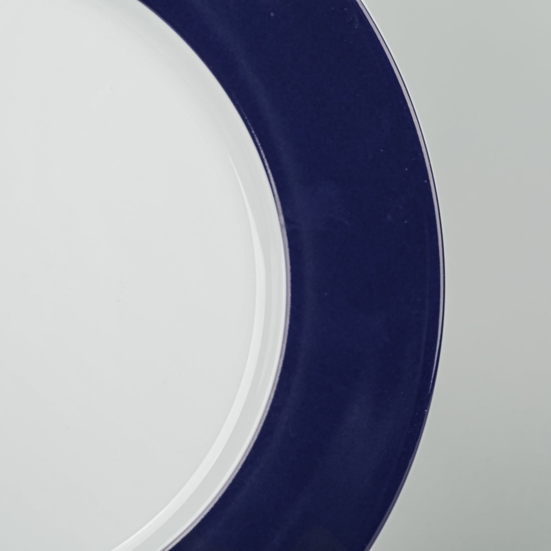 APILCO Blue Band Chargers Set Of 8