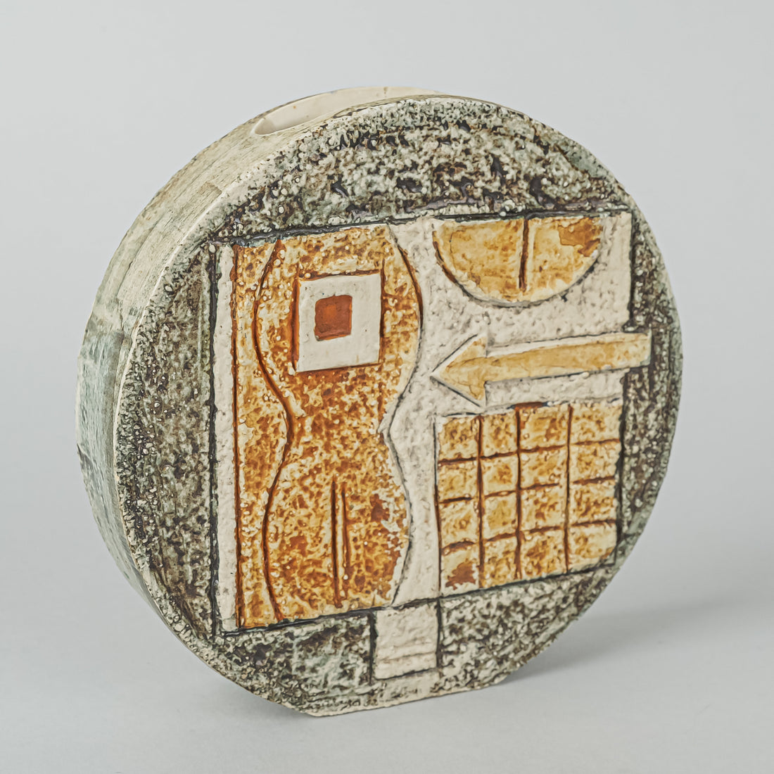 TROIKA Pottery Wheel Vase