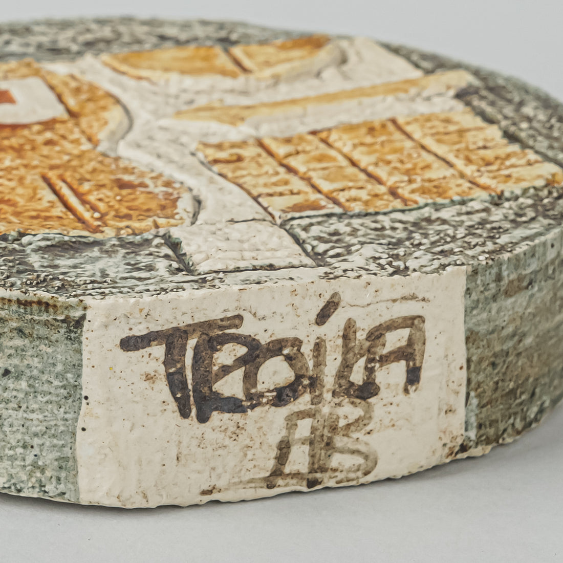 TROIKA Pottery Wheel Vase