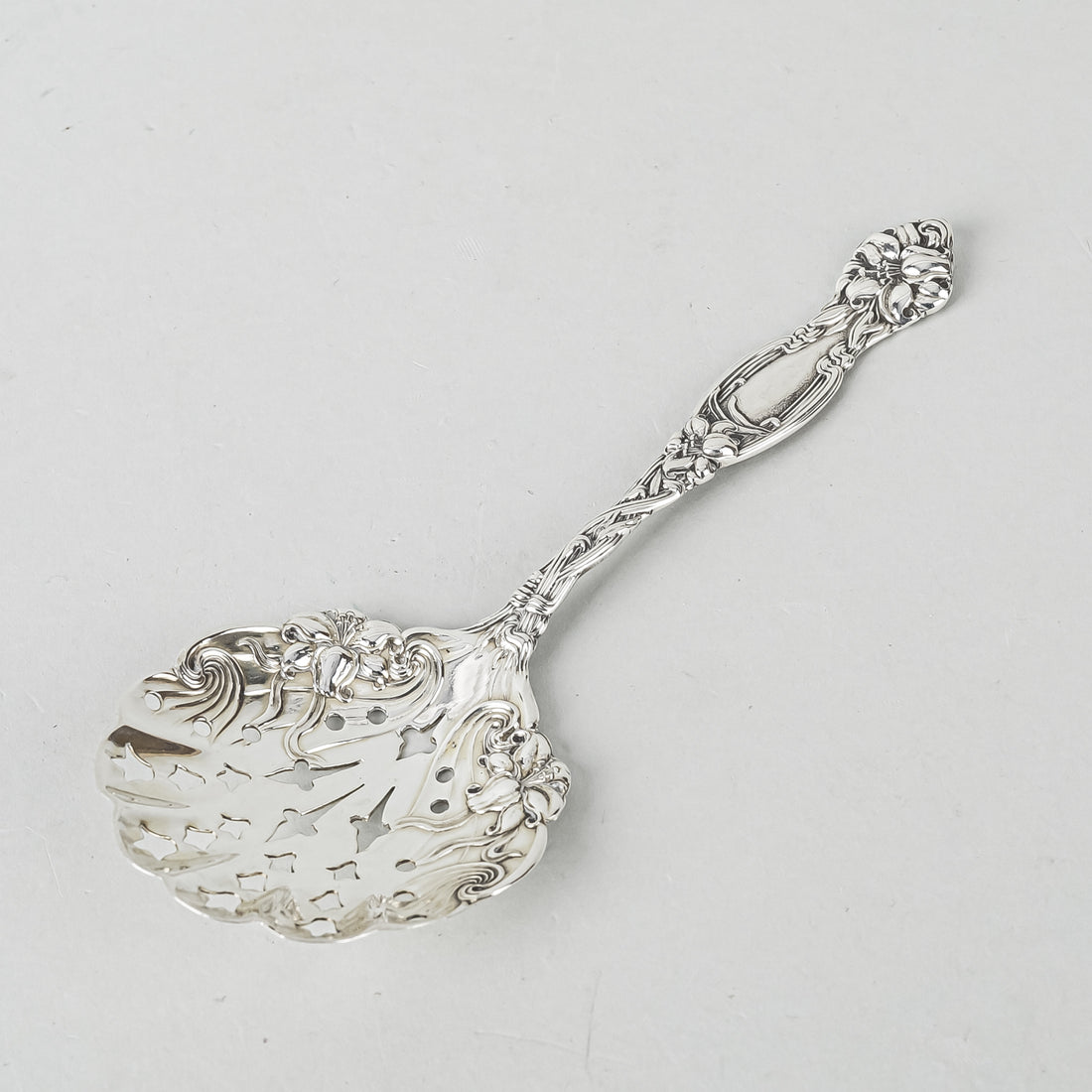 SIMPSON HALL MILLER Lily/Frontenac Sterling Silver BonBon Spoon