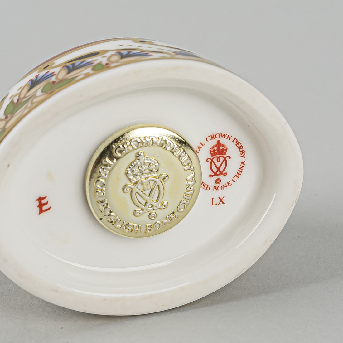 ROYAL CROWN DERBY Paperweight Ladybird