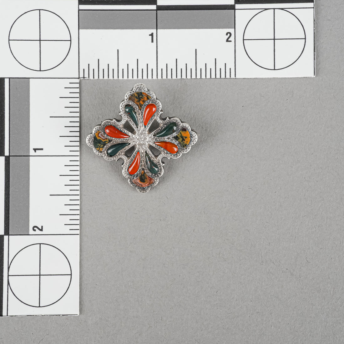 Scottish Silver Orange And Green Agate Chased Cross Brooch