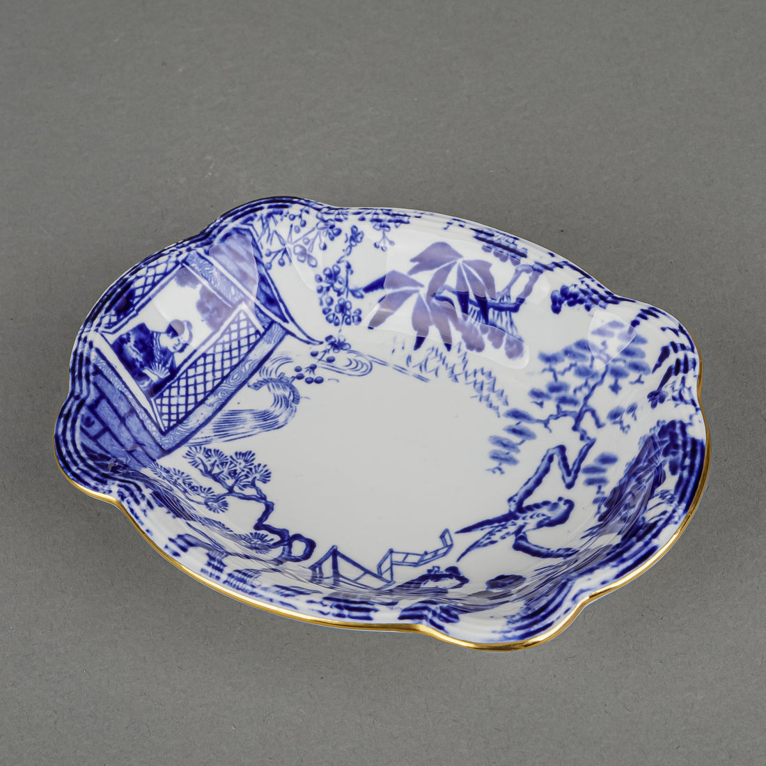 ROYAL CROWN DERBY Mikado Oval Dish