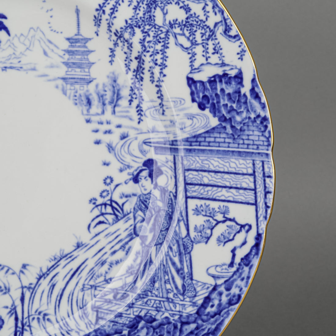 ROYAL CROWN DERBY Mikado 8 Place Settings
