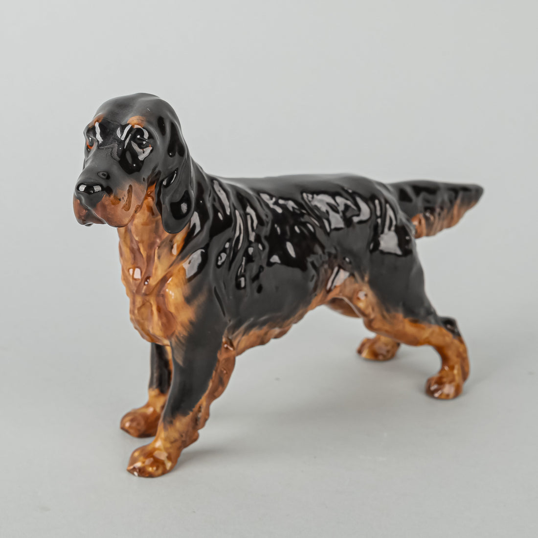 ROYAL DOULTON Figurine Gordon Setter HN 1081