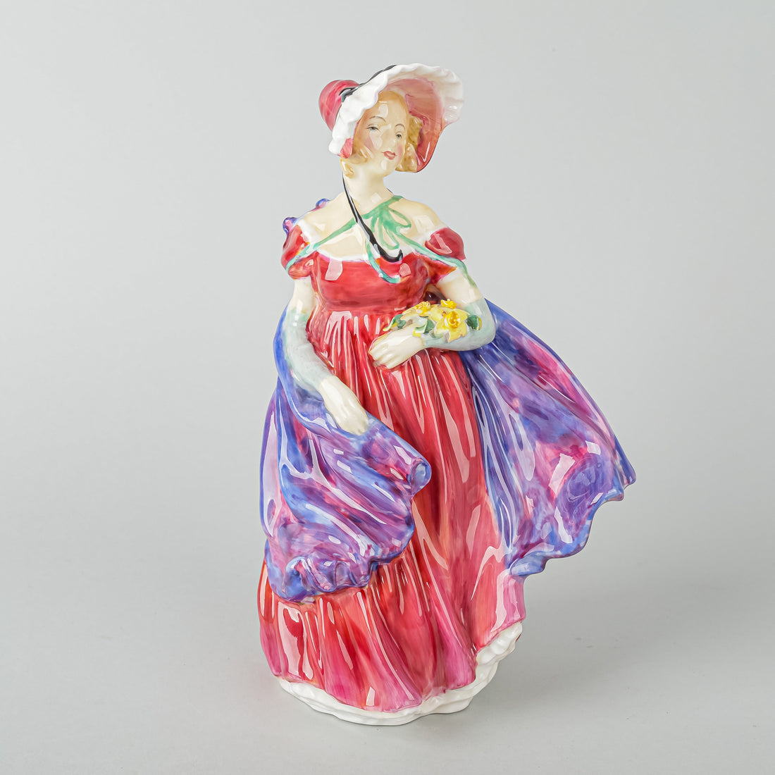 ROYAL DOULTON Figurine Lady April HN 1958