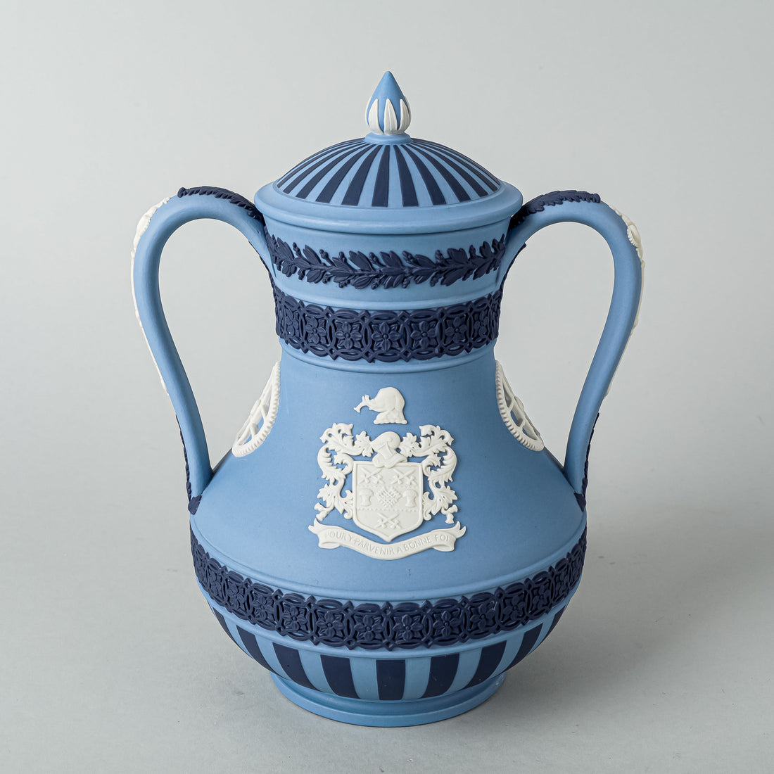 WEDGWOOD Jasperware The Cutlers Vase