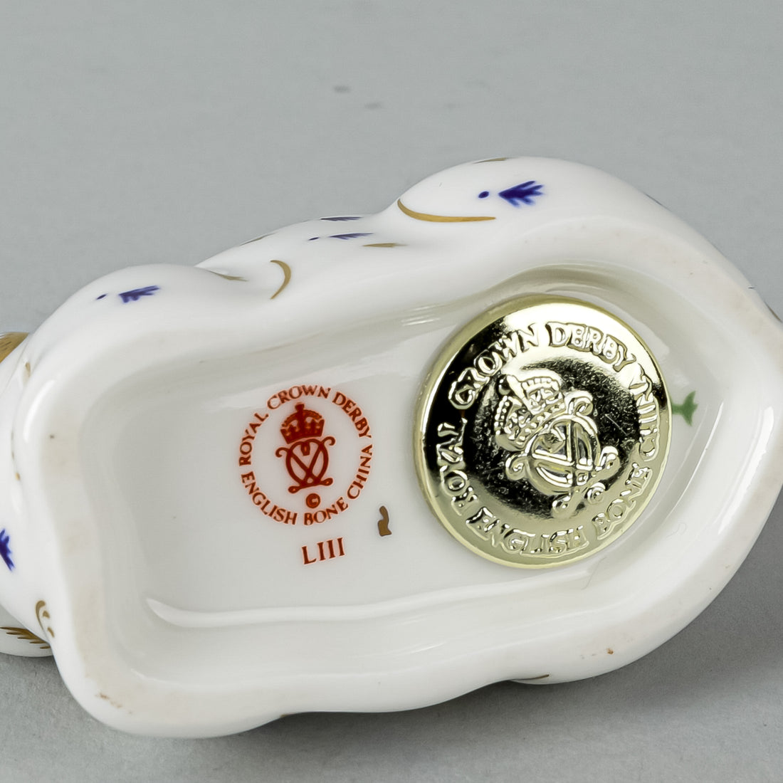 ROYAL CROWN DERBY Paperweight Baby Rabbit