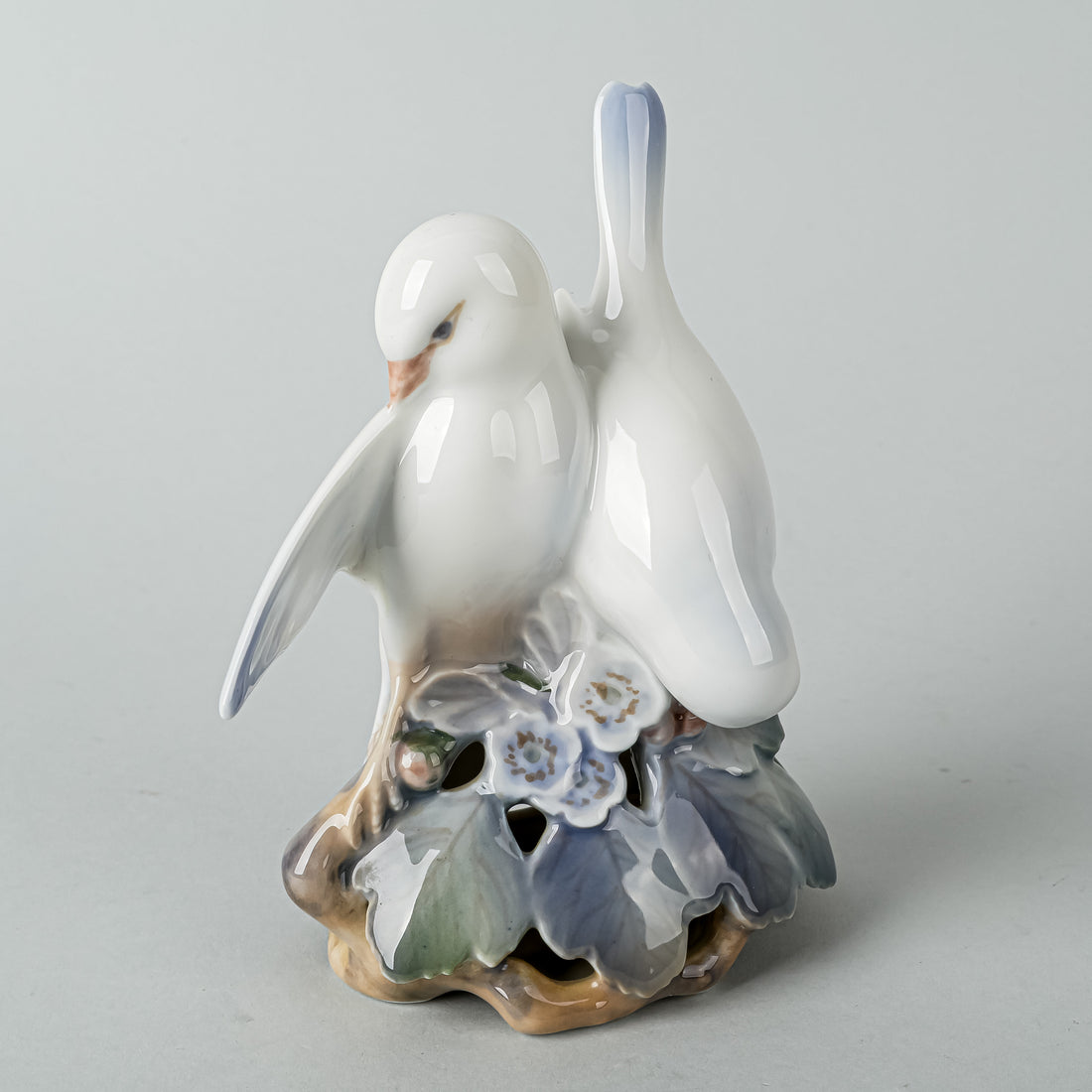 ROYAL COPENHAGEN Figurine Lovebirds 402