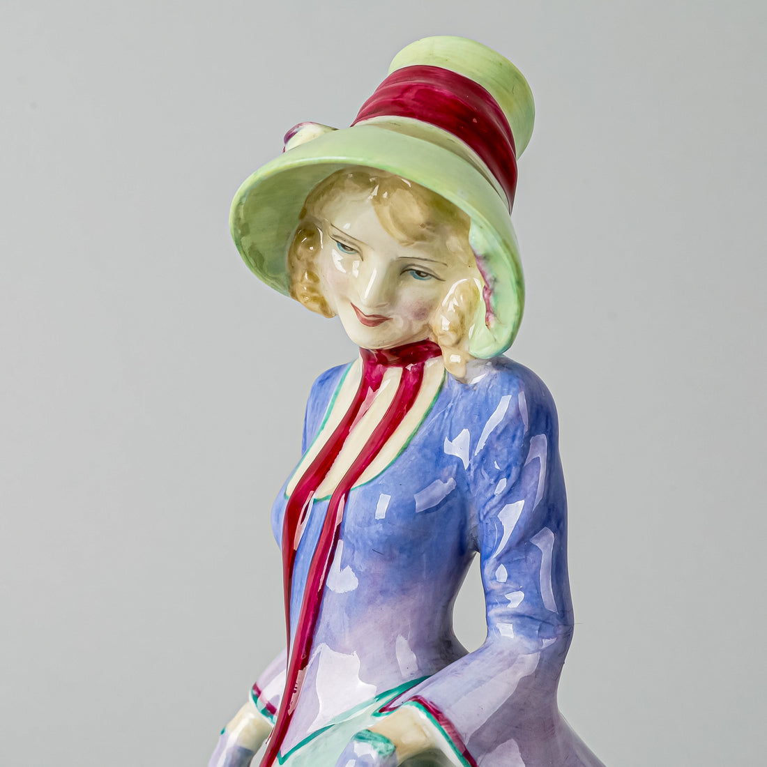 ROYAL DOULTON Figurine Pantalettes HN 1362