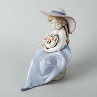 LLADRO Figurine Fragrant Bouquet 5862