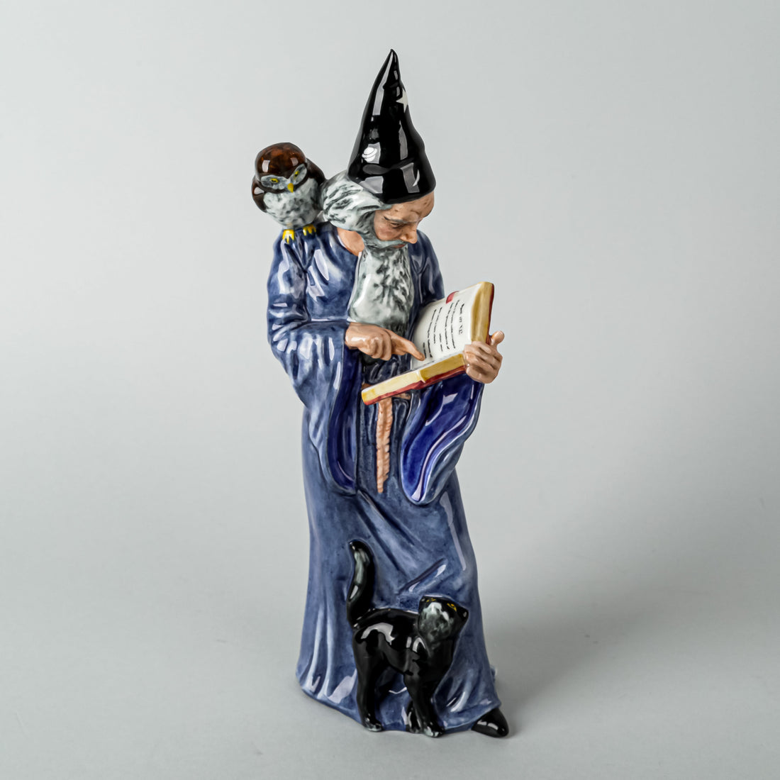 ROYAL DOULTON Figurine The Wizard HN 2877