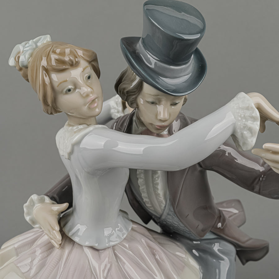 LLADRO Figurine Shall We Dance