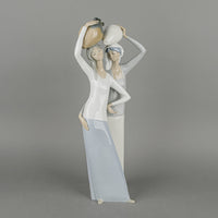 LLADRO Figurine Two Women With Flagons