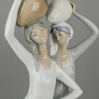 LLADRO Figurine Two Women With Flagons