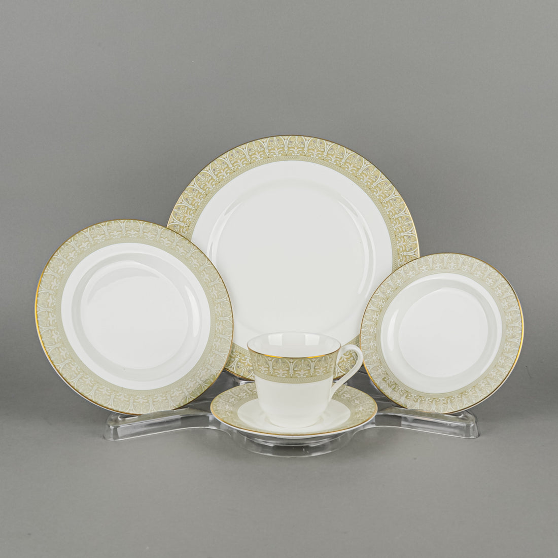 ROYAL DOULTON Sonnet 8 Place Settings