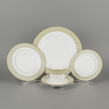 ROYAL DOULTON Sonnet 8 Place Settings