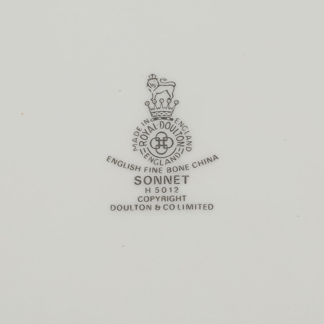 ROYAL DOULTON Sonnet 8 Place Settings