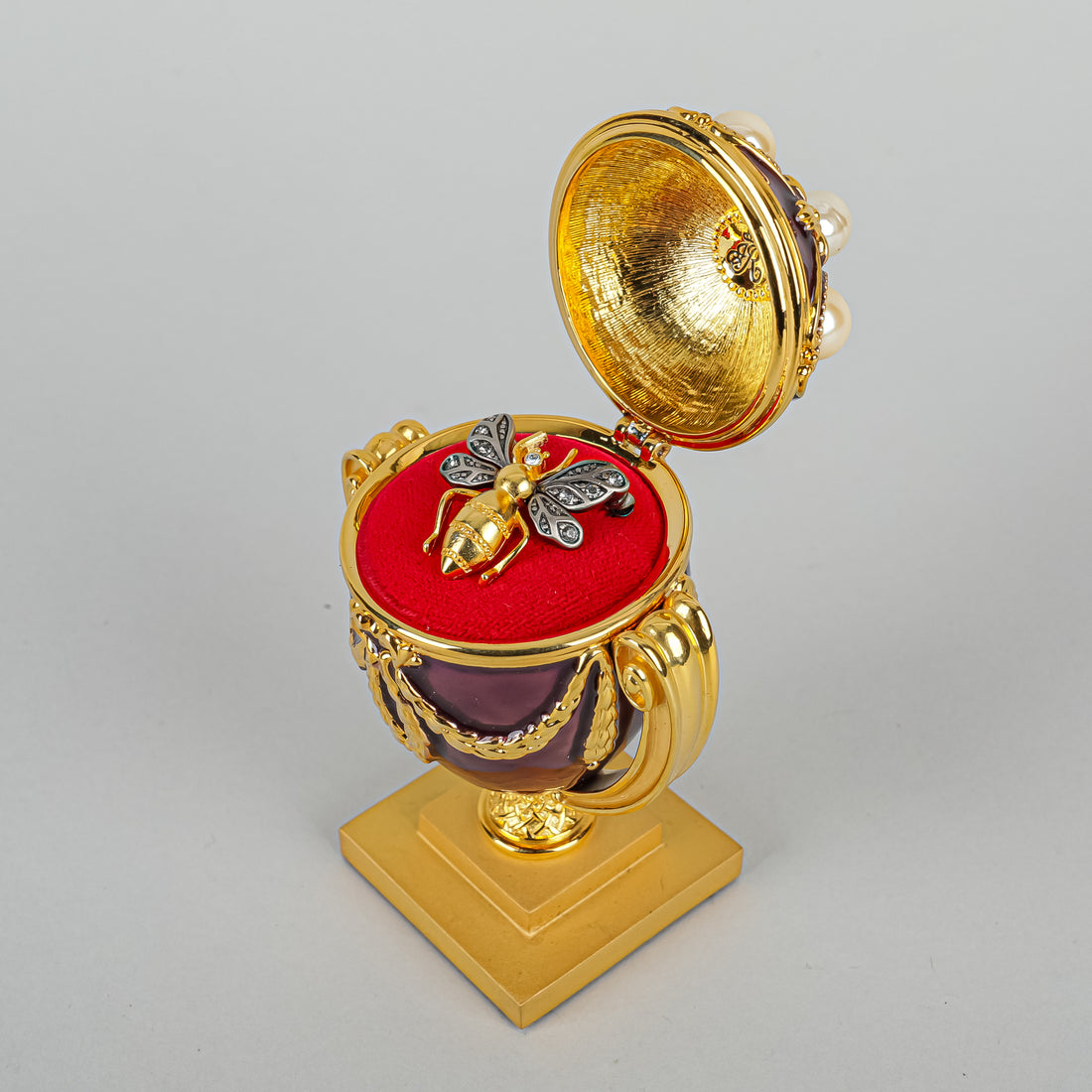 JOAN RIVERS Enamel Imperial Treasure Egg Box With Bee Pin