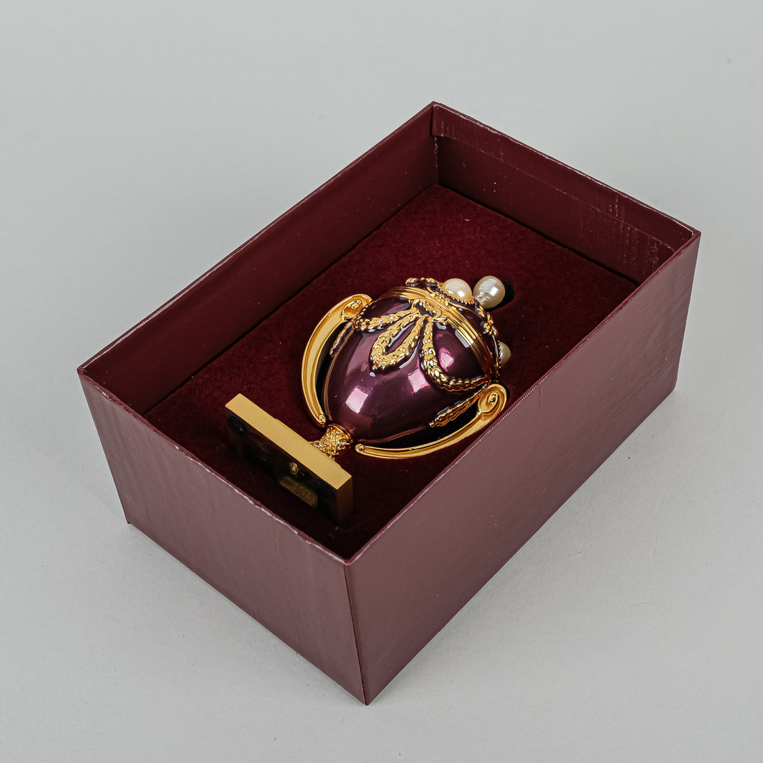 JOAN RIVERS Enamel Imperial Treasure Egg Box With Bee Pin