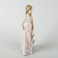 LLADRO Figurine Sara 5647