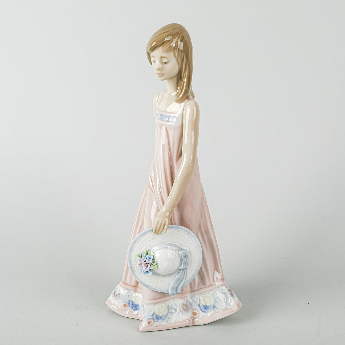 LLADRO Figurine Sara 5647