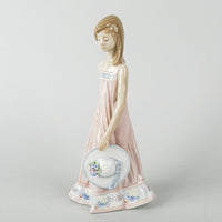 LLADRO Figurine Sara 5647