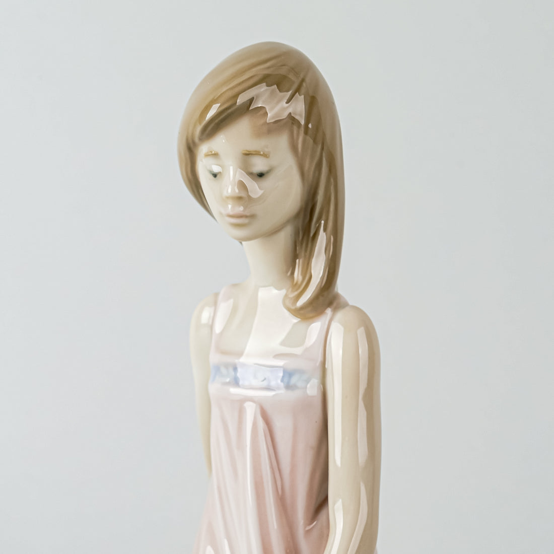 LLADRO Figurine Sara 5647