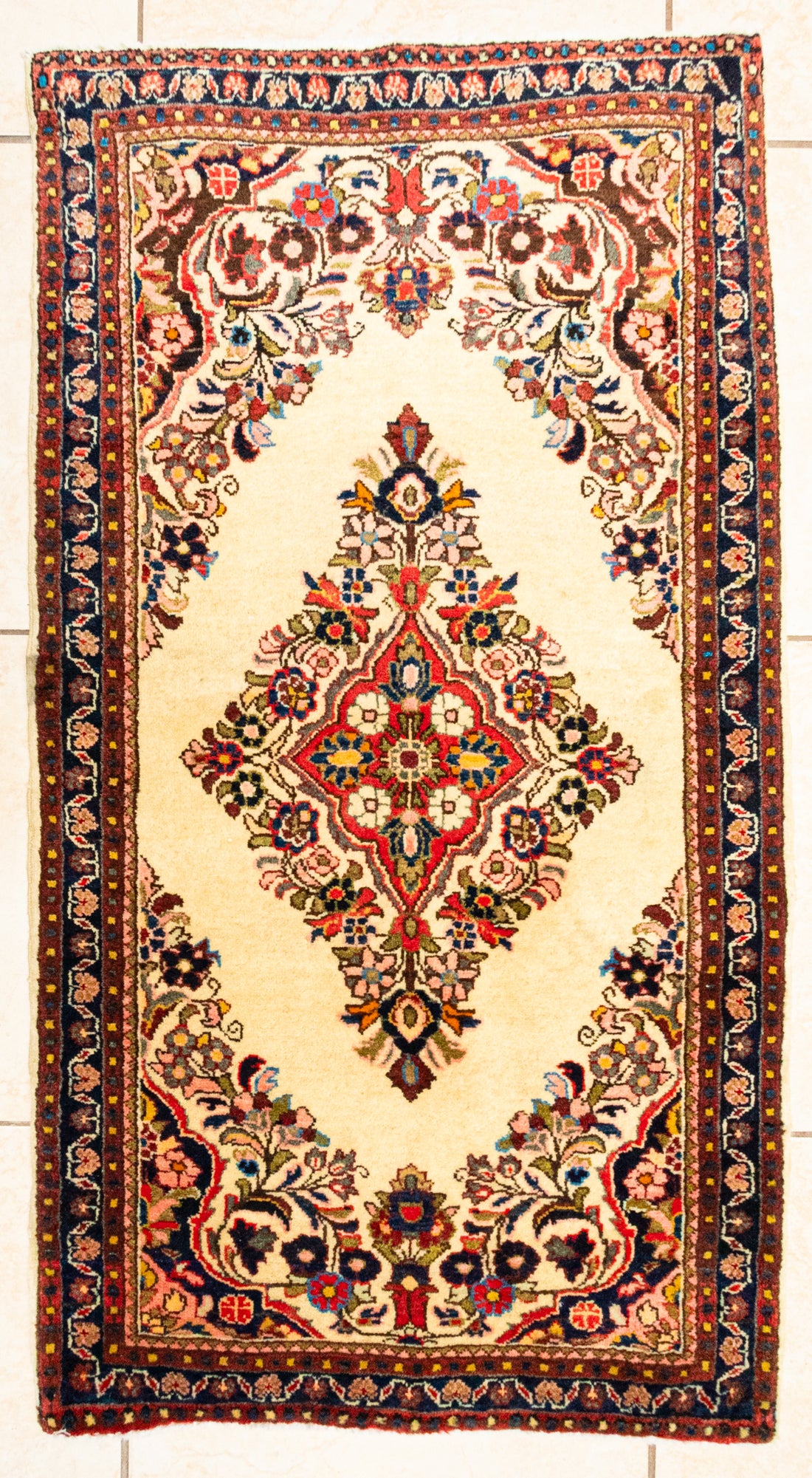Hand Knotted Wool Sarouk Persian Rug