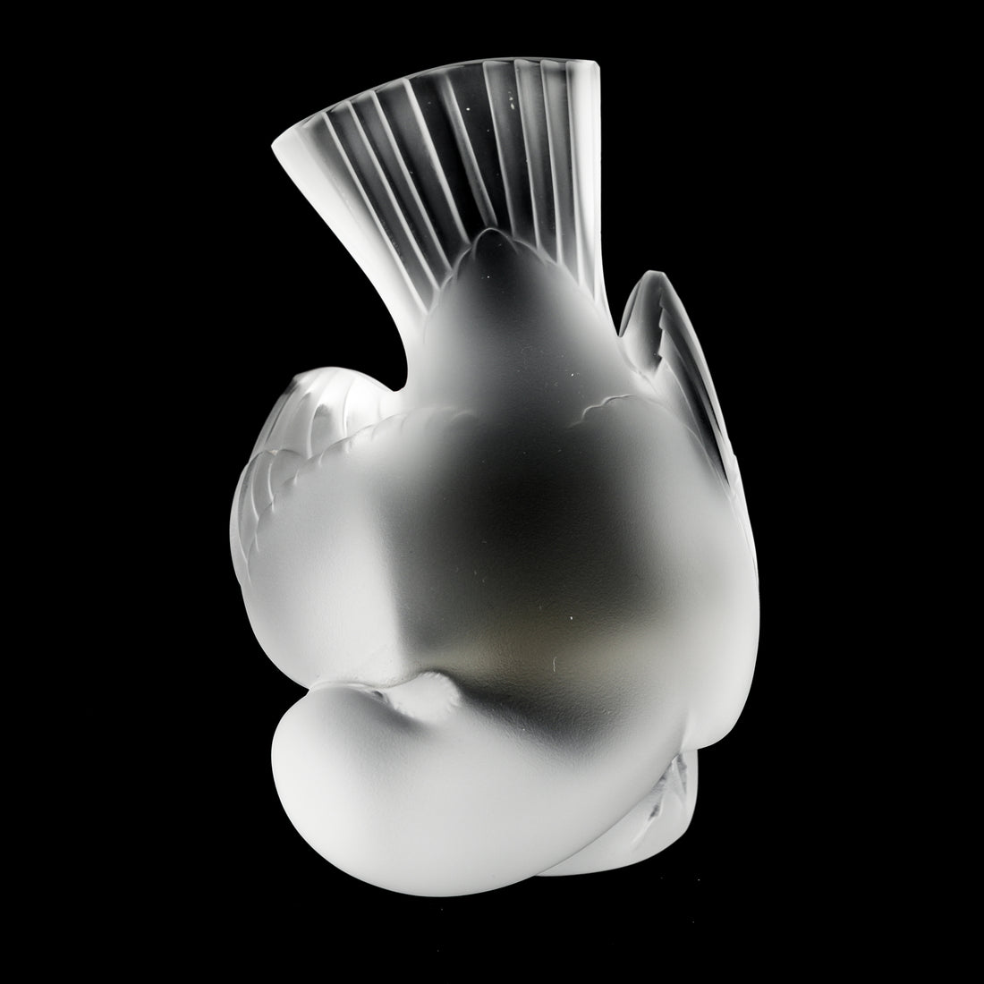 LALIQUE Figurine Moineau Coquet/Head Under Wing