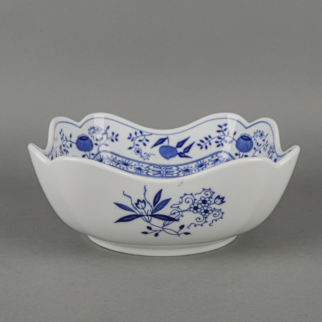 HUTSCHENREUTHER Blue Onion Serving Bowl