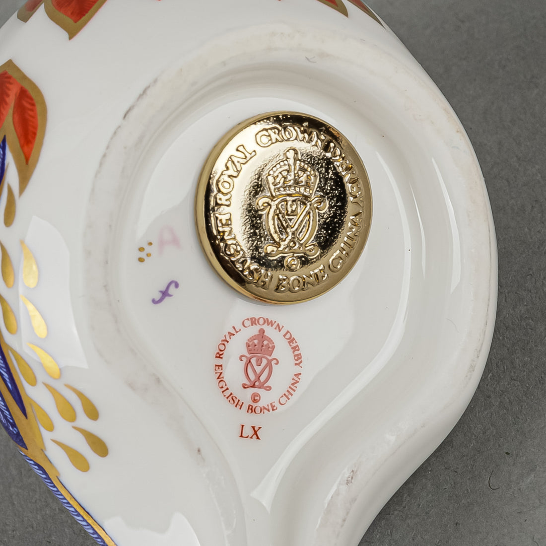 ROYAL CROWN DERBY Paperweight Robin