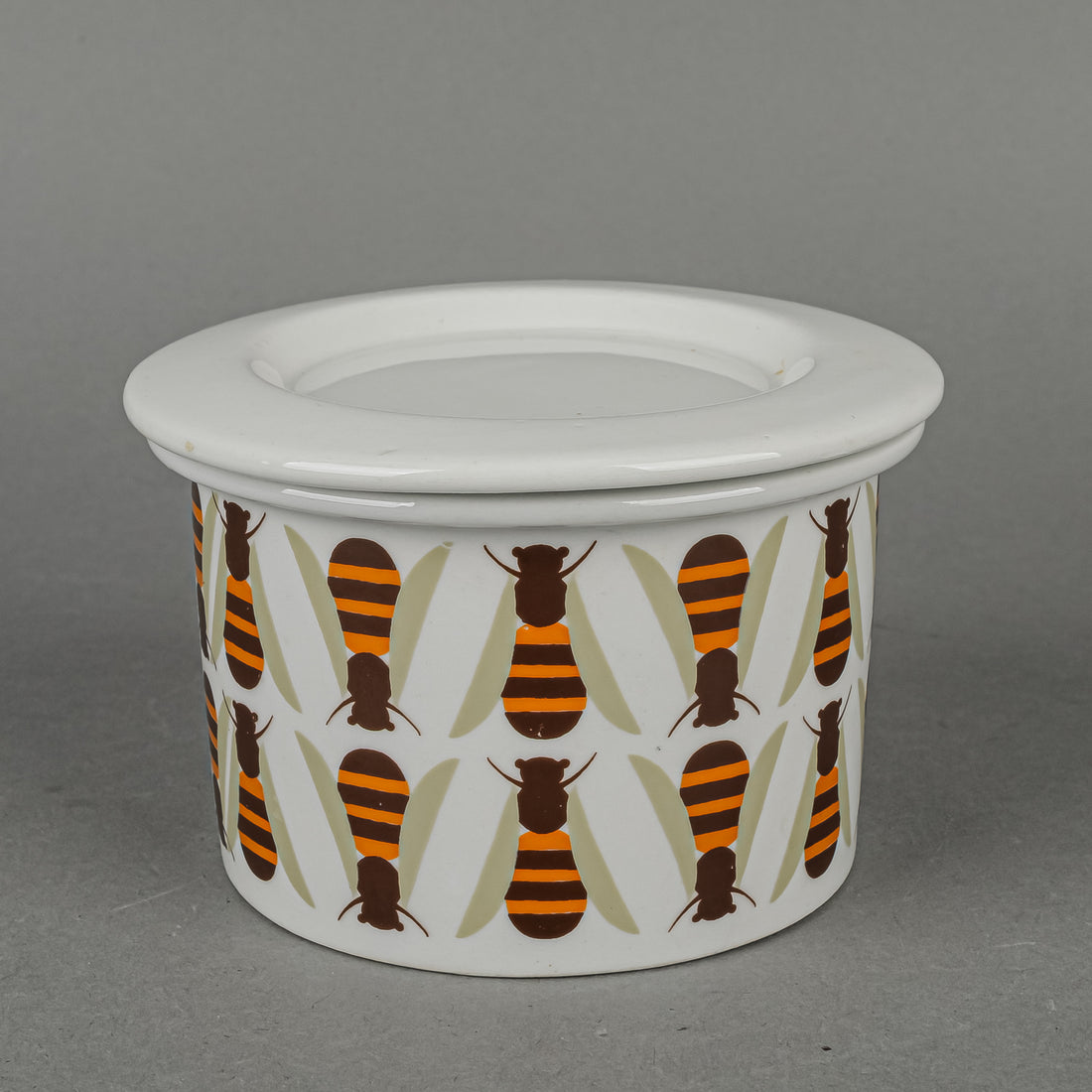 ARABIA Pomona Bee Lidded Honey Pot