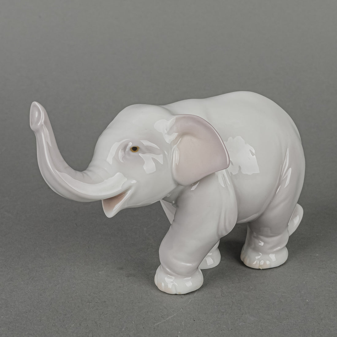 LLADRO Figurine Lucky Elephant 8036