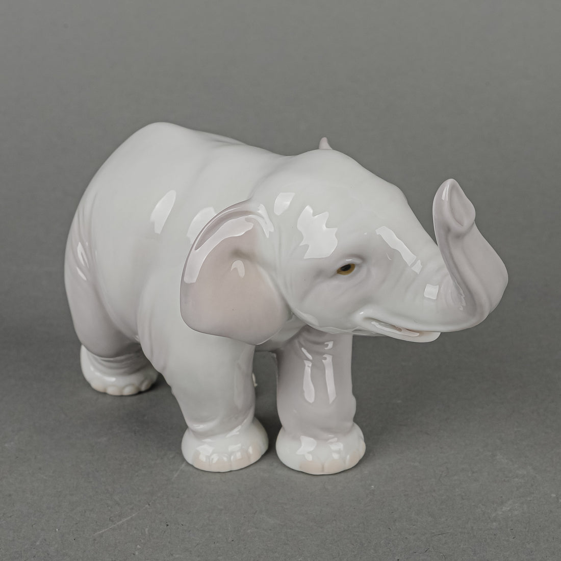 LLADRO Figurine Lucky Elephant 8036