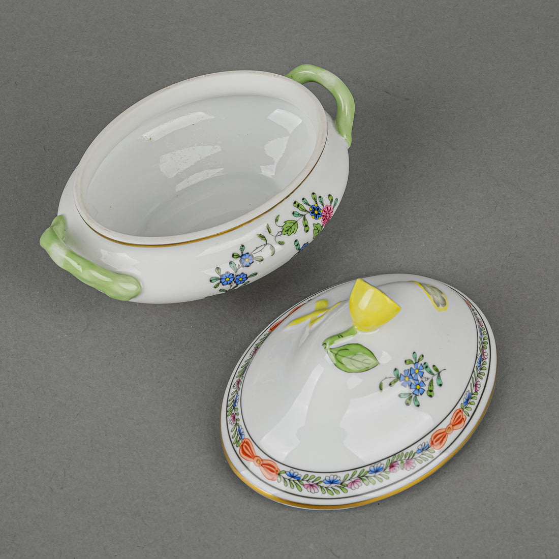 HEREND Indian Basket Oval Mini Tureen With Lemon Knob Lid 6017