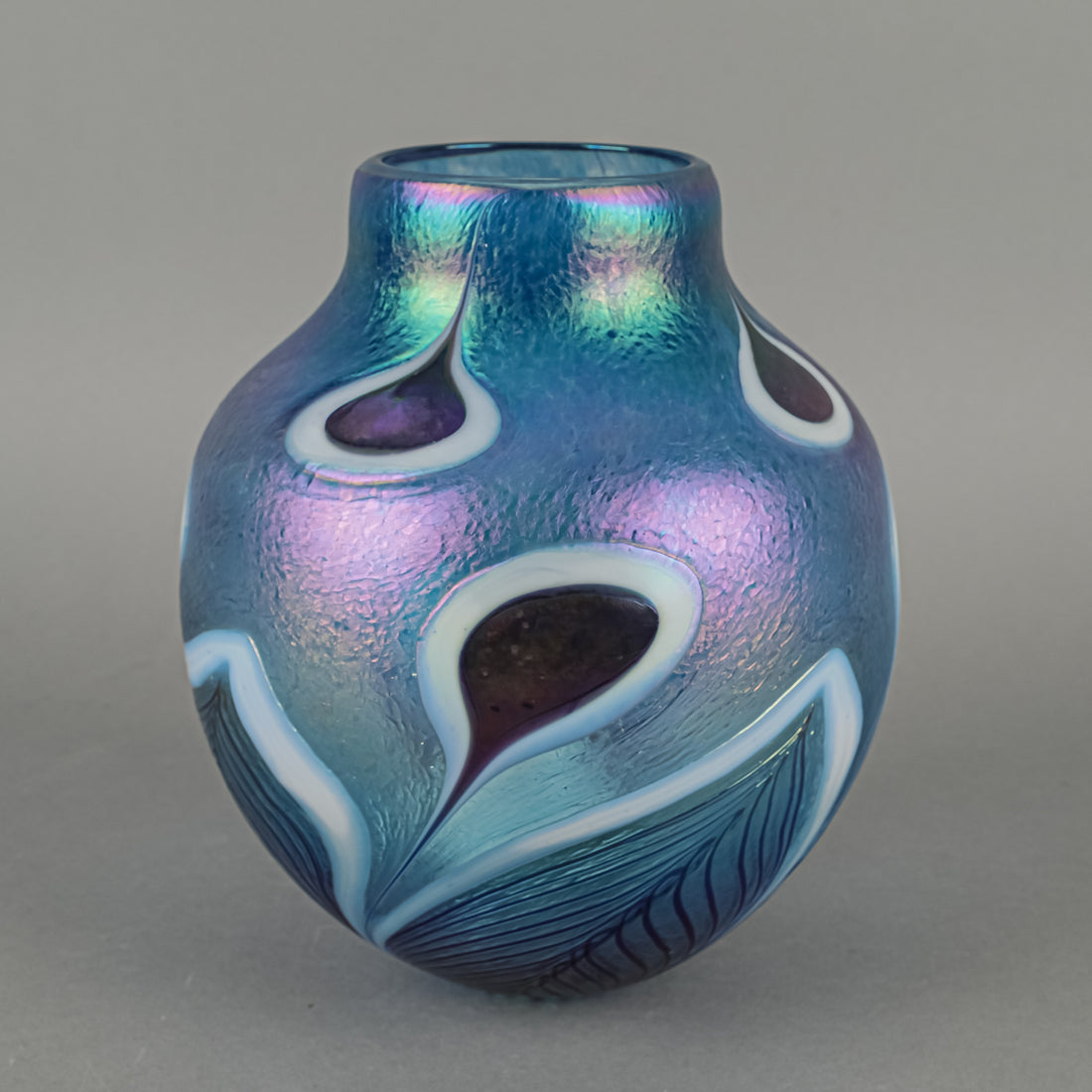 ROBERT HELD ART GLASS Peacock Blue Pulled Feather Vase