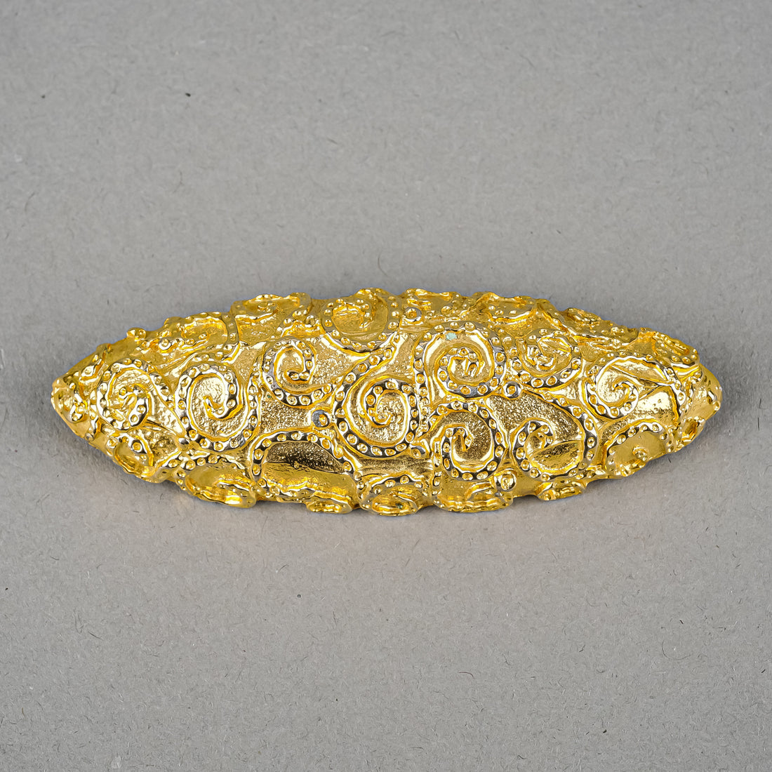 BEVERLY HAMBURG Gold Tone Ornate Oval Brooch