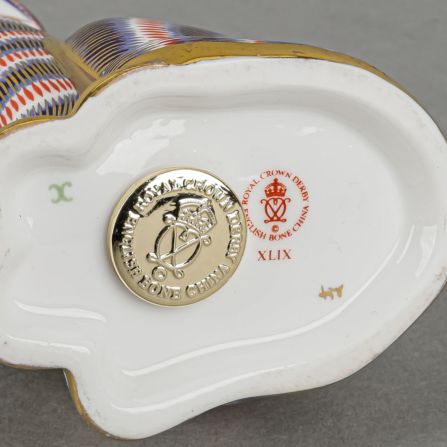 ROYAL CROWN DERBY Paperweight Sitting Cat