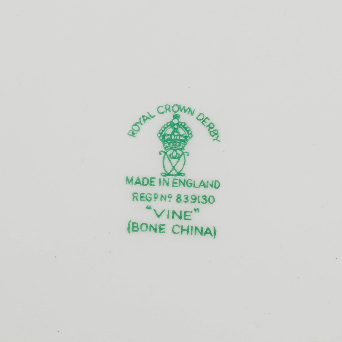 ROYAL CROWN DERBY Vine A775 Dinner Plates Set Of 6