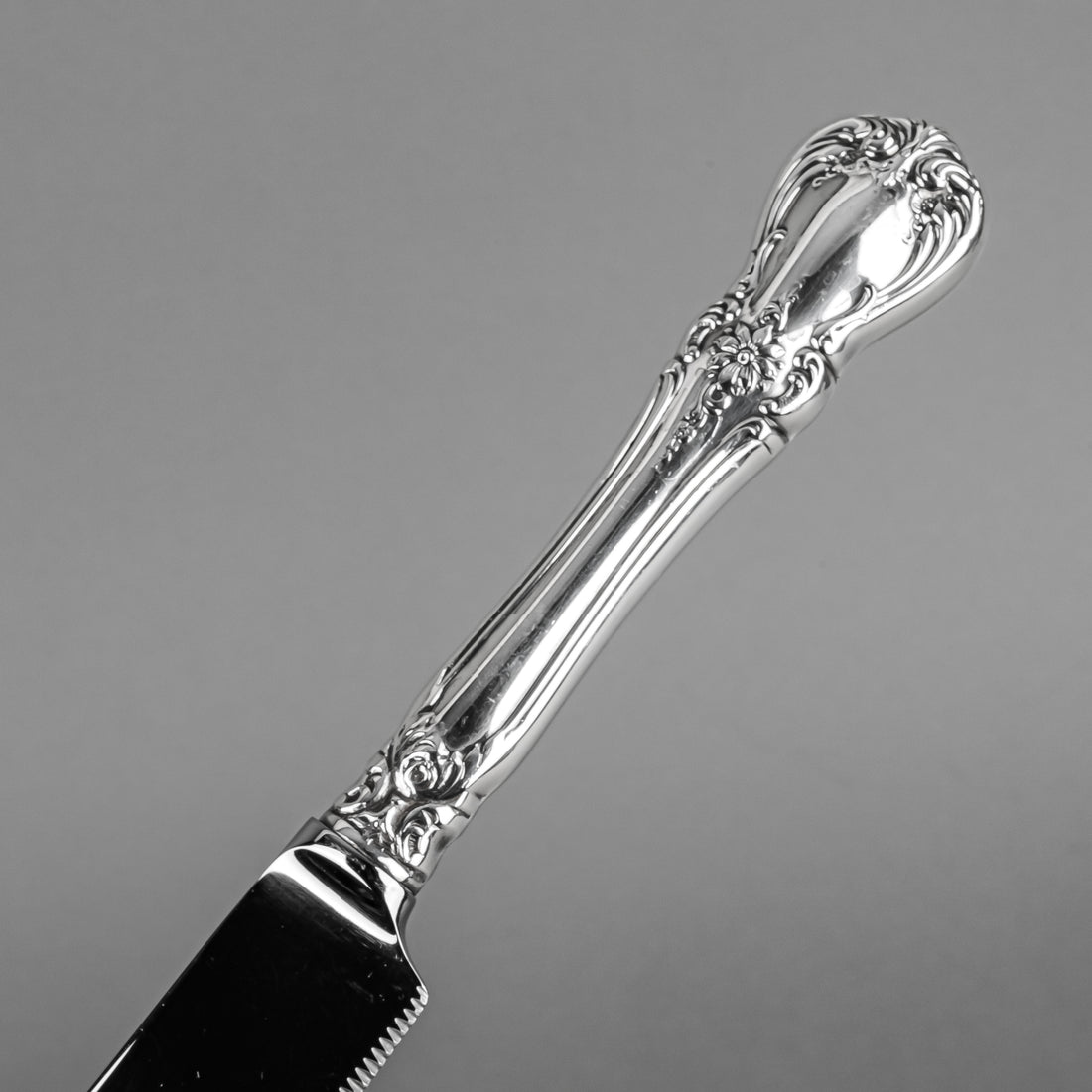 TOWLE Old Master Sterling Handle Stainless Steel Bread Knife