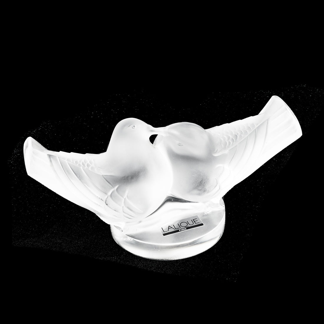 LALIQUE Figurine Lovebirds Kissing 61055