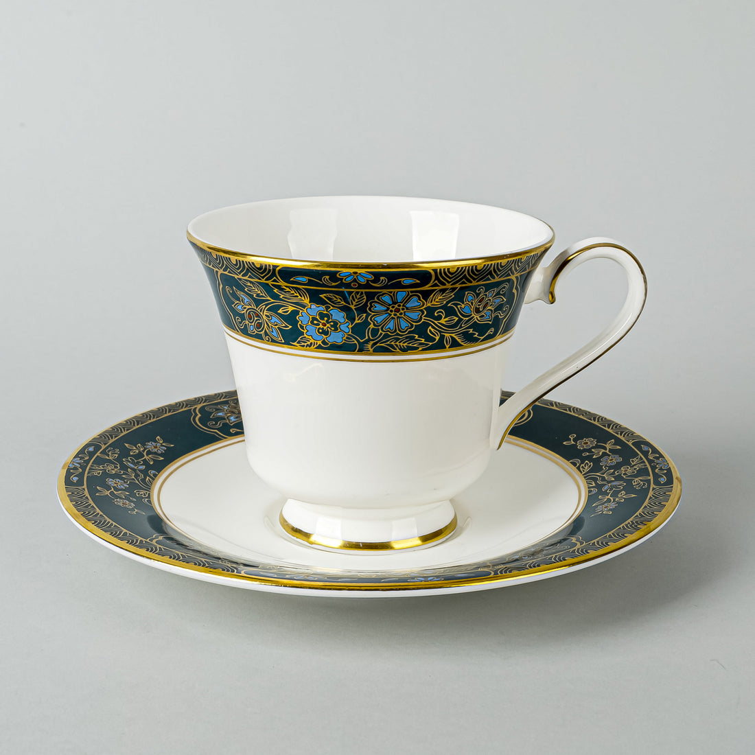 ROYAL DOULTON Carlyle H5018 8 Place Settings Plus Extas