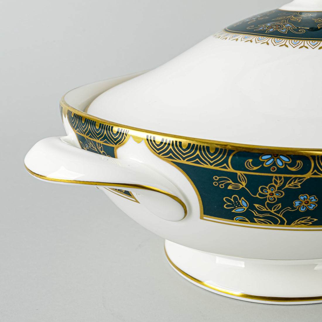 ROYAL DOULTON Carlyle H5018 Oval Covered Serving Dish
